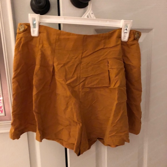 UO Shorts - Picture 1 of 3